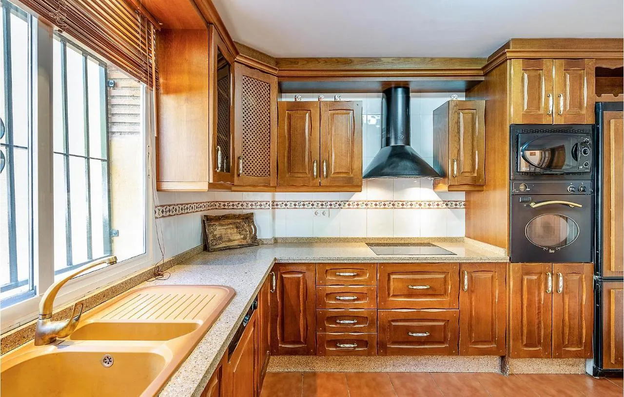 3 Bedroom Stunning Home In Cenes De La Vega Holiday home